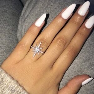 ¥ NEW 18K White Gold Diamond Shooting Star Ring
